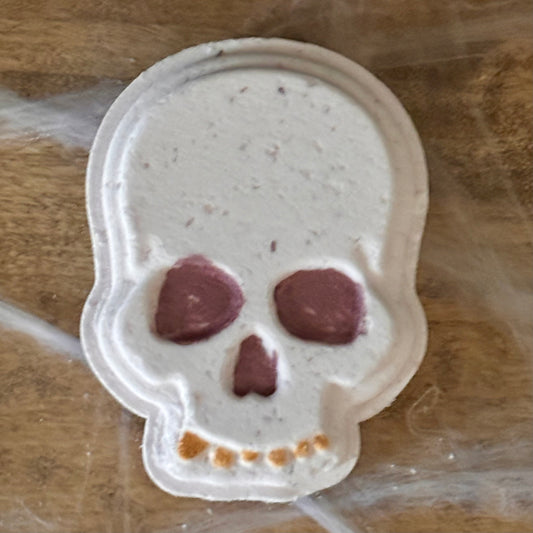 Skully Bath Bomb with Surprise